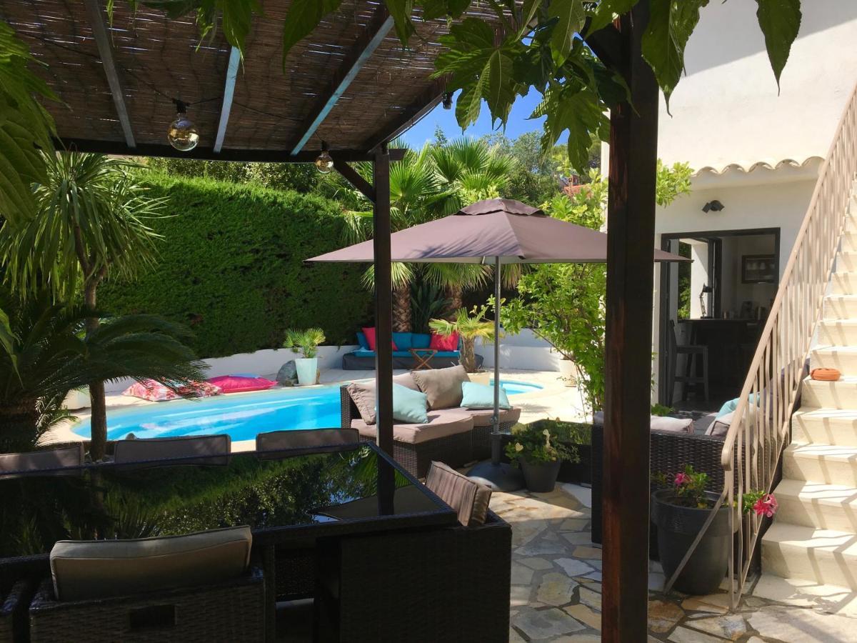 Bed,Kitchen And Swimming Pool Villa Esterel Saint-Raphaël Dış mekan fotoğraf